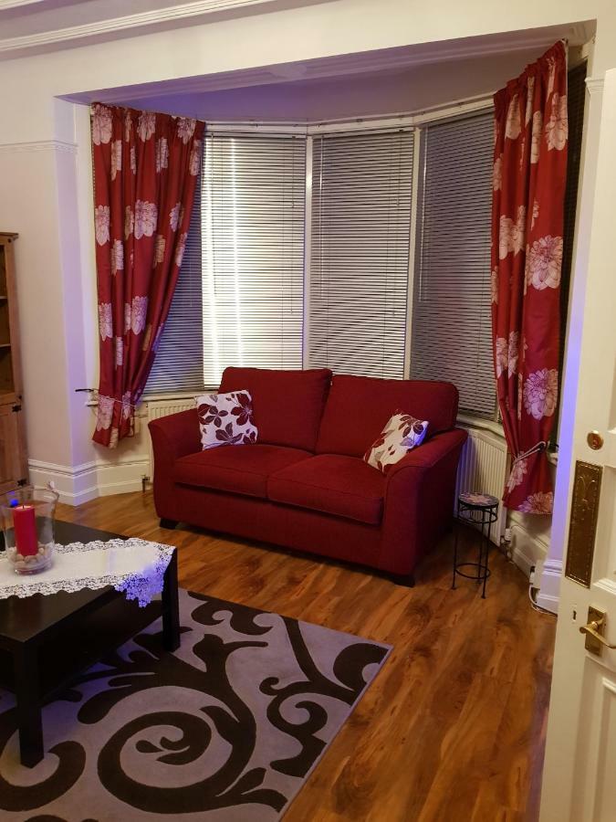 Beautiful Room In Victorian Family Home Ilford Exteriér fotografie
